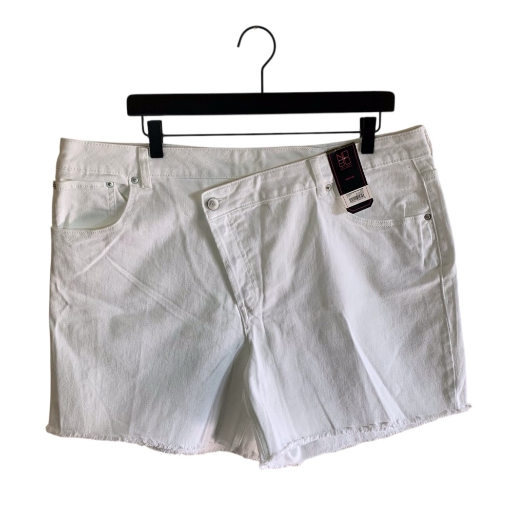No Boundaries Women's Size 17 White Denim High Rise Crossover Front Shorts NWT
